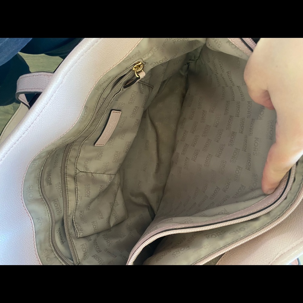 Michael Kors Tote Shoulder Bag - Picture 11 of 14